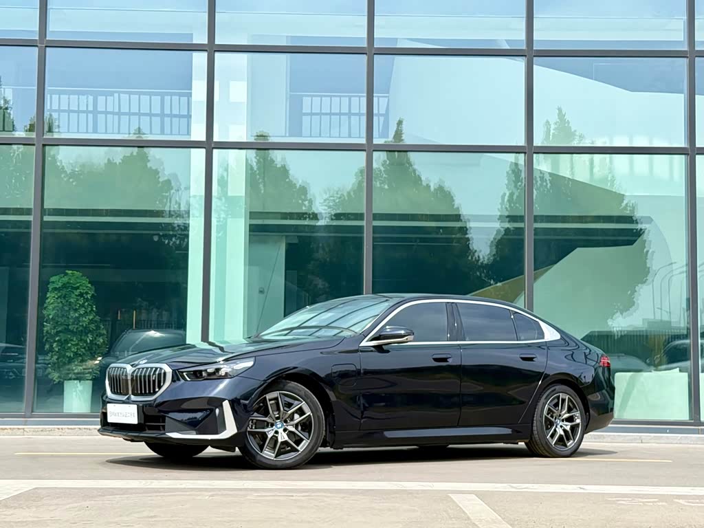 BMW i5