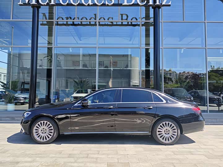 Mercedes-Benz E-Class, 2023 года фото 4