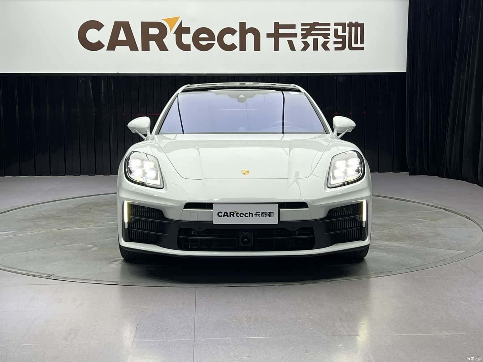Porsche Panamera, 2024 2