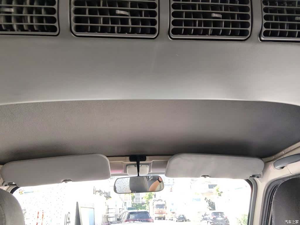 Wuling L3C, 2022 9