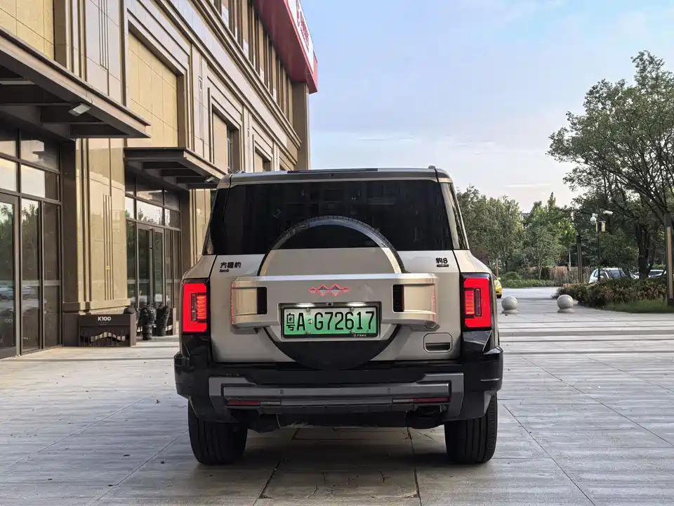 BYD Leopard 8