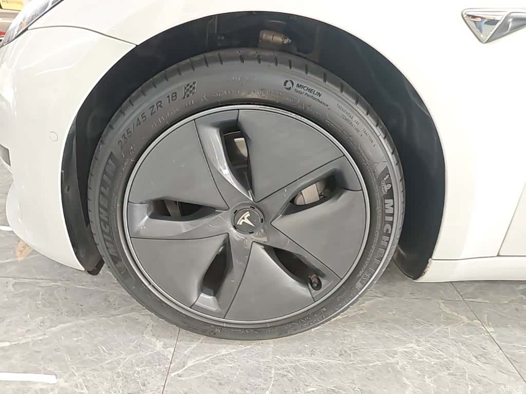 Tesla Model 3, 2021 23