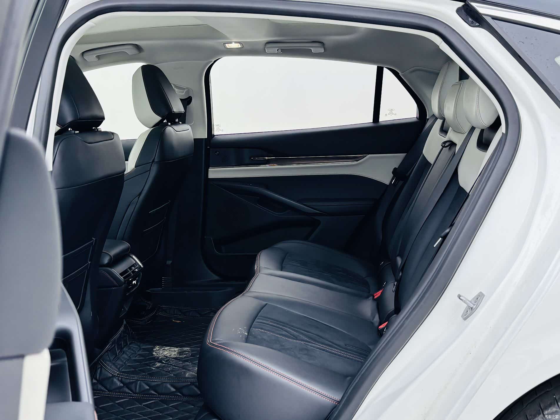 Ford Mondeo, 2023 15