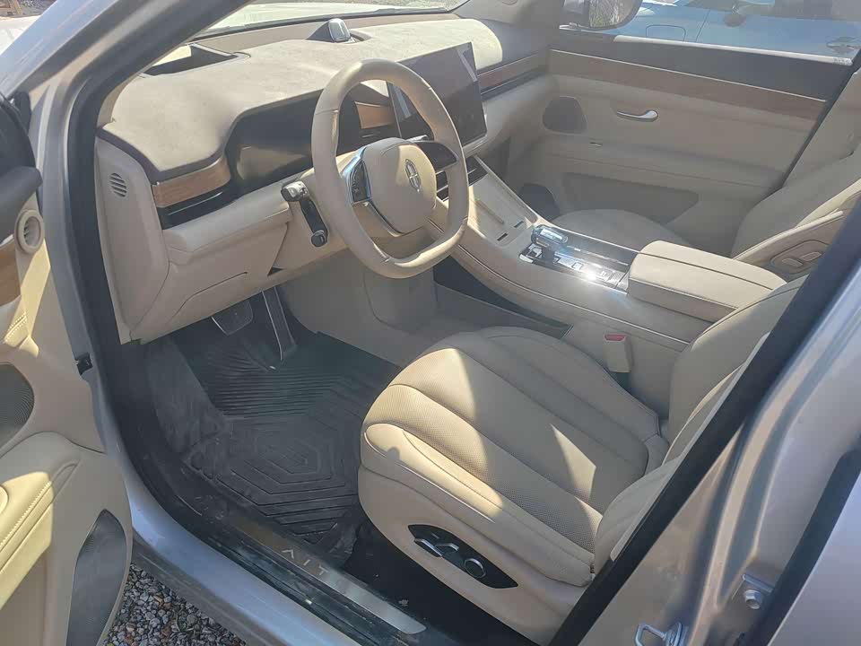 AITO Ask the world M7