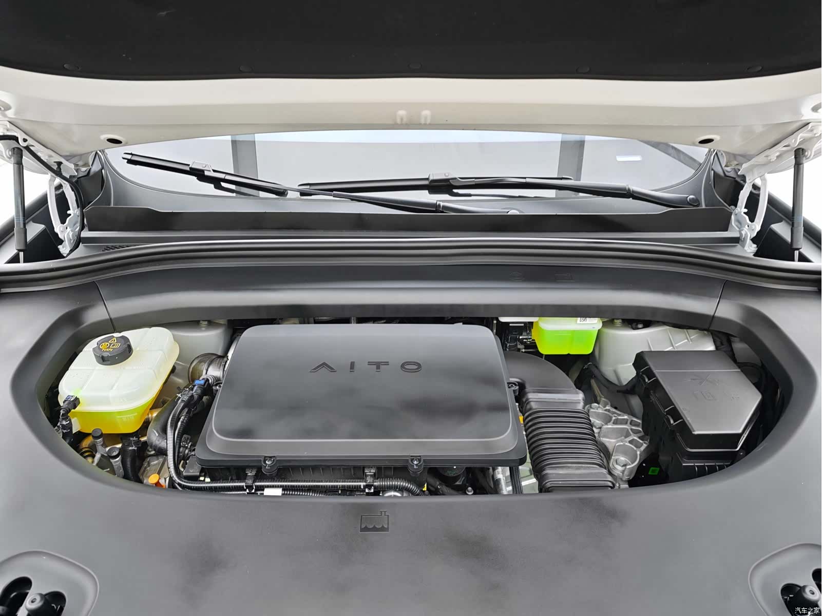AITO M8, 2025 30