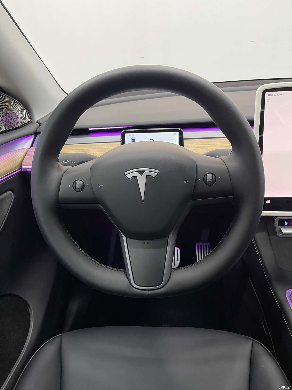 Tesla Model Y, 2023 4