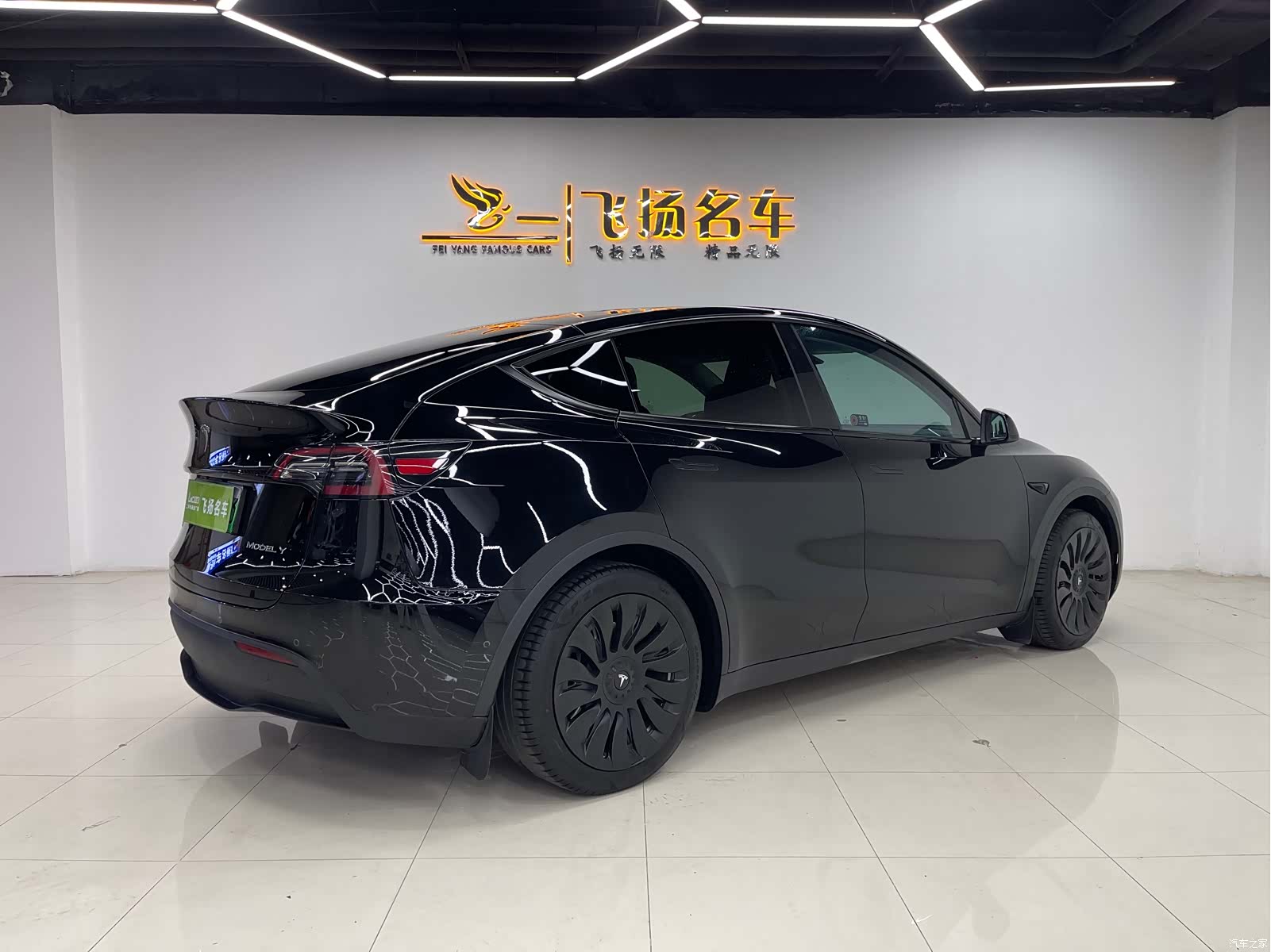 Tesla Model Y, 2023 17