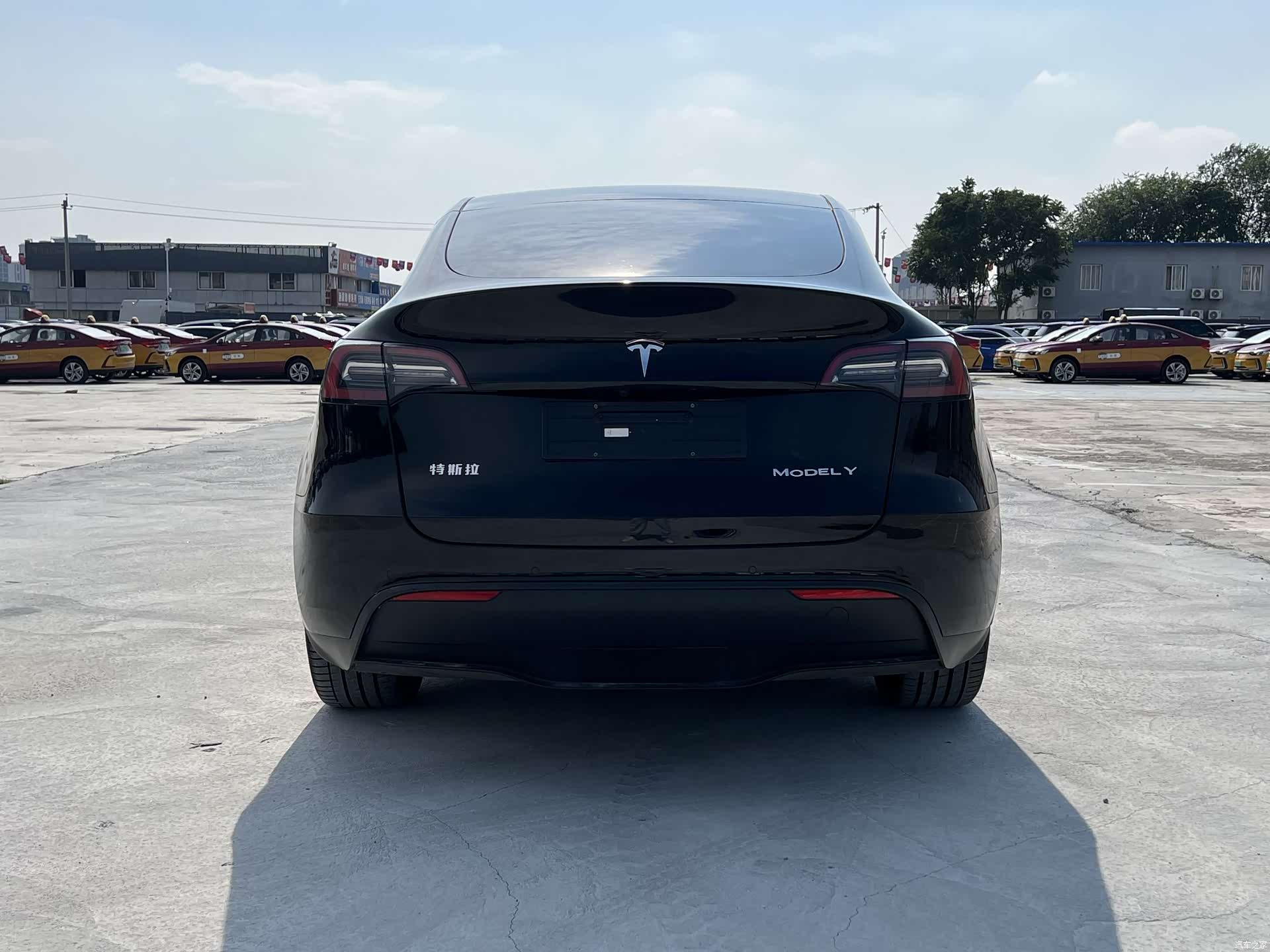 Tesla Model Y, 2022 4