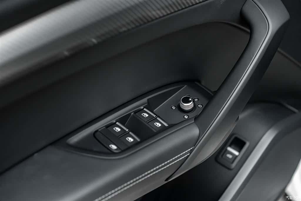 Audi Q5L, 2021 12