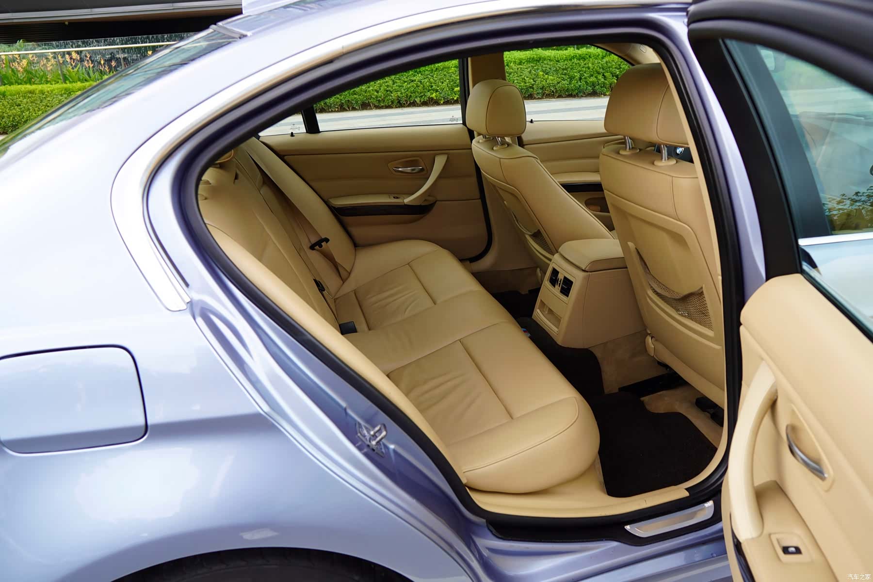 BMW 3 Series, 2011 16