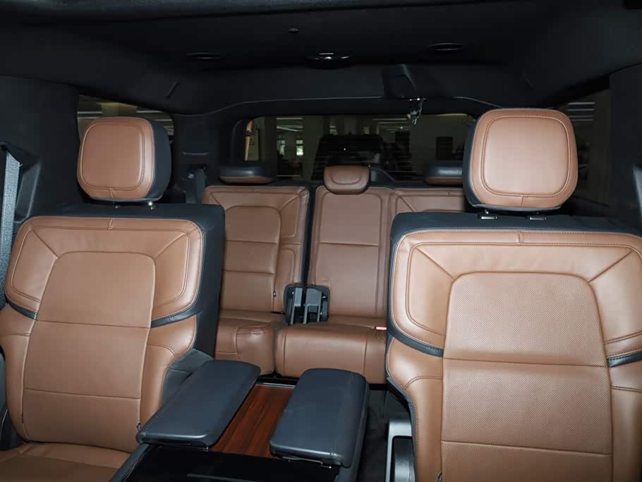 Lincoln Navigator