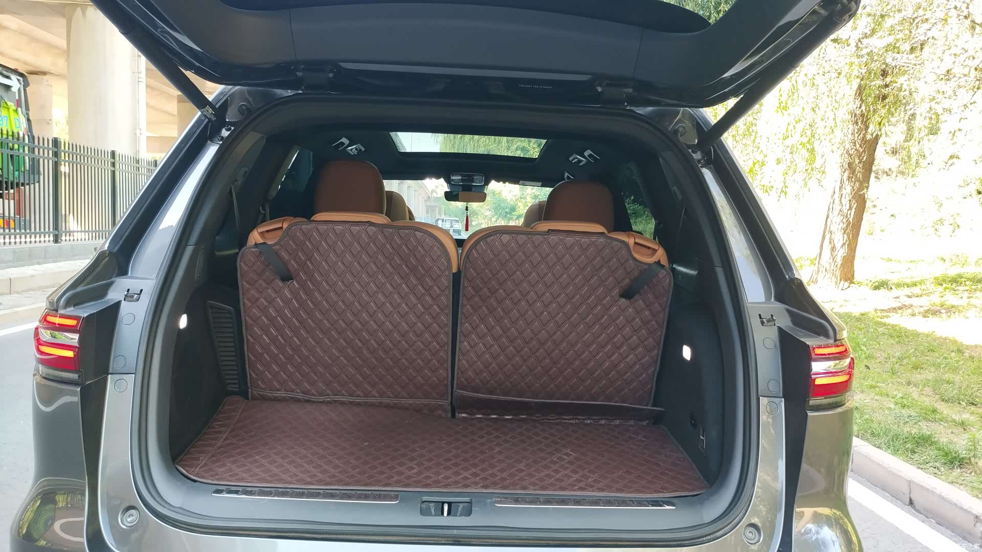 Li Auto ONE, 2023 13