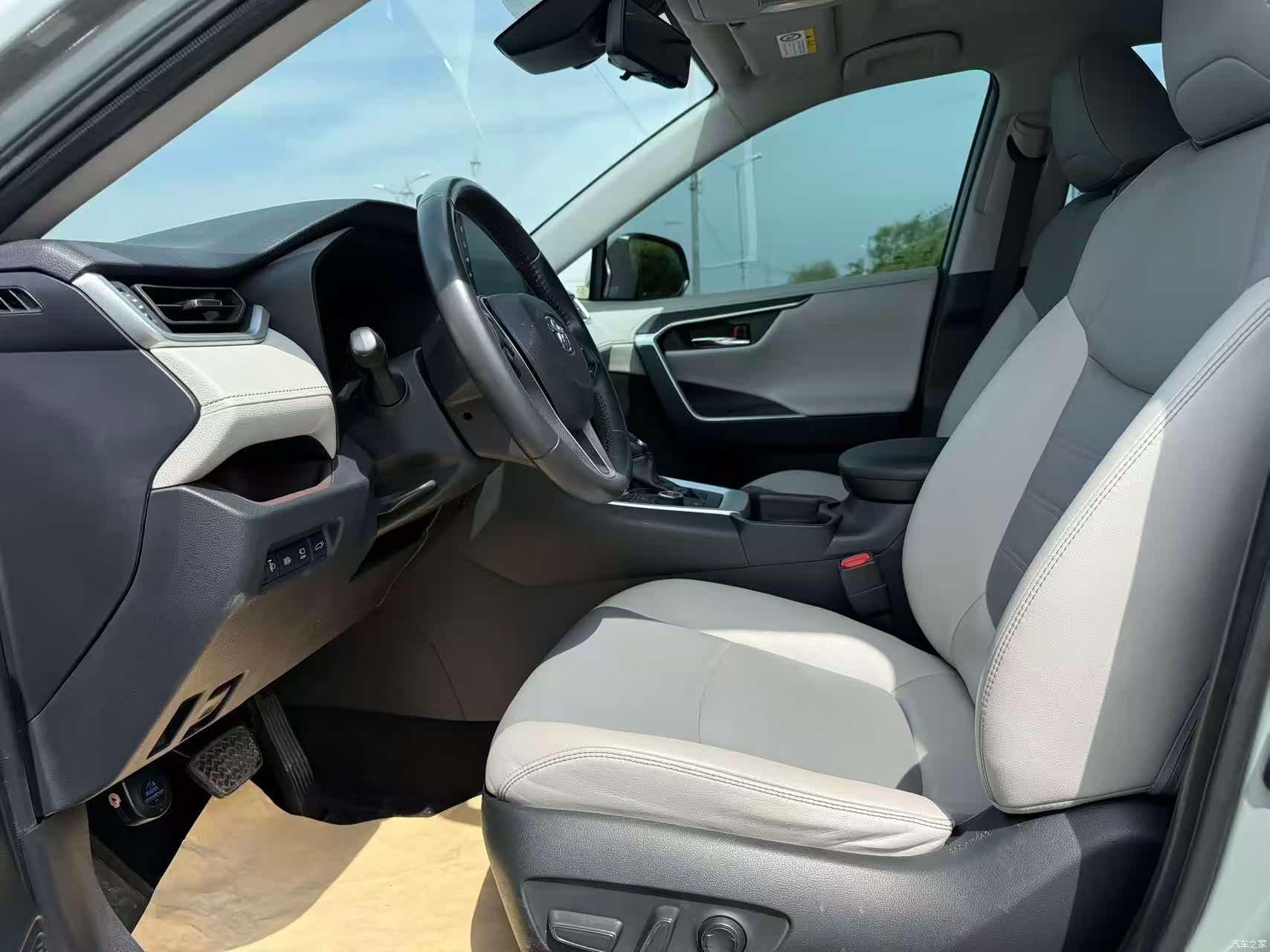 Toyota RAV4, 2019 7