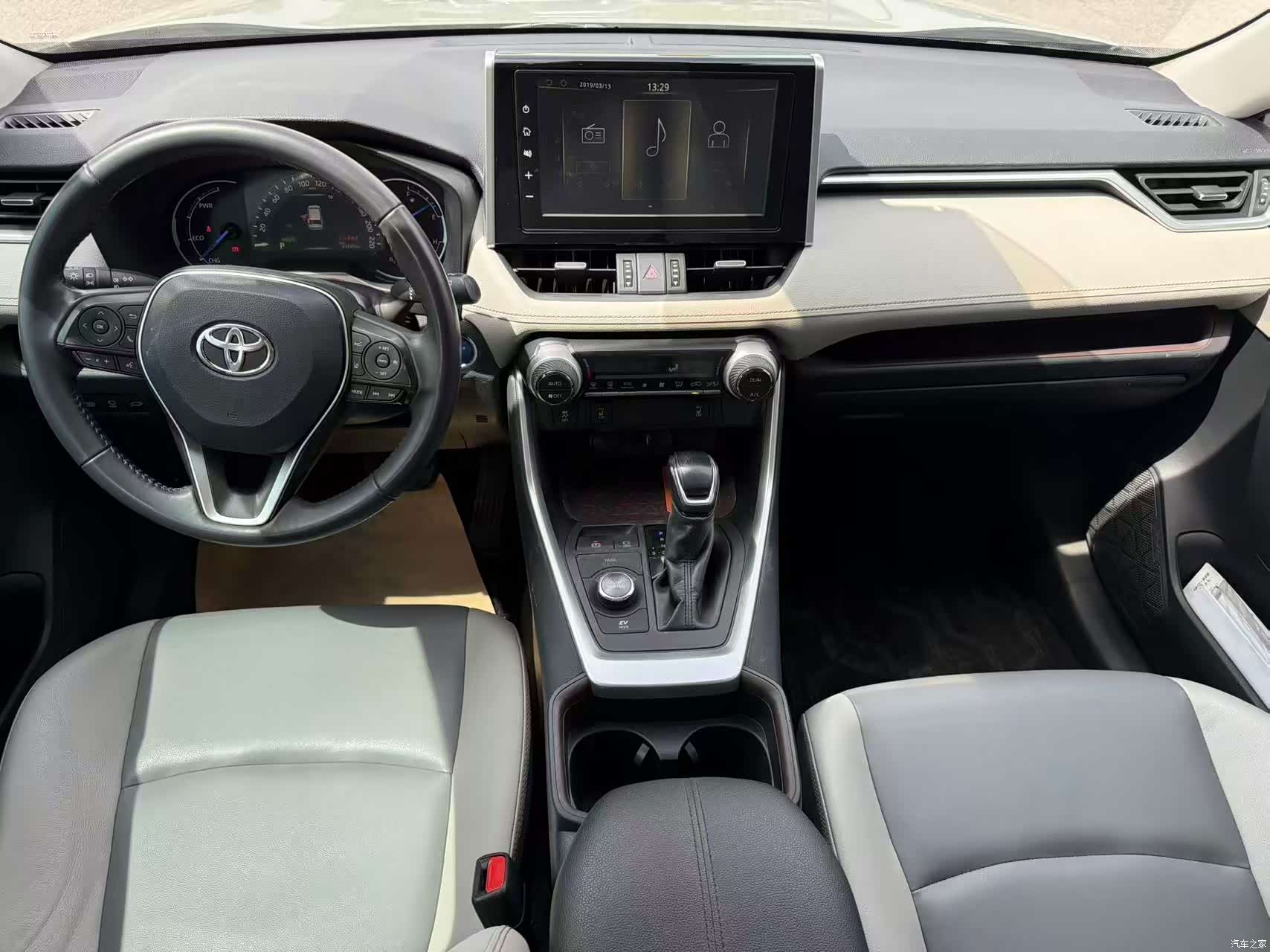 Toyota RAV4, 2019 8