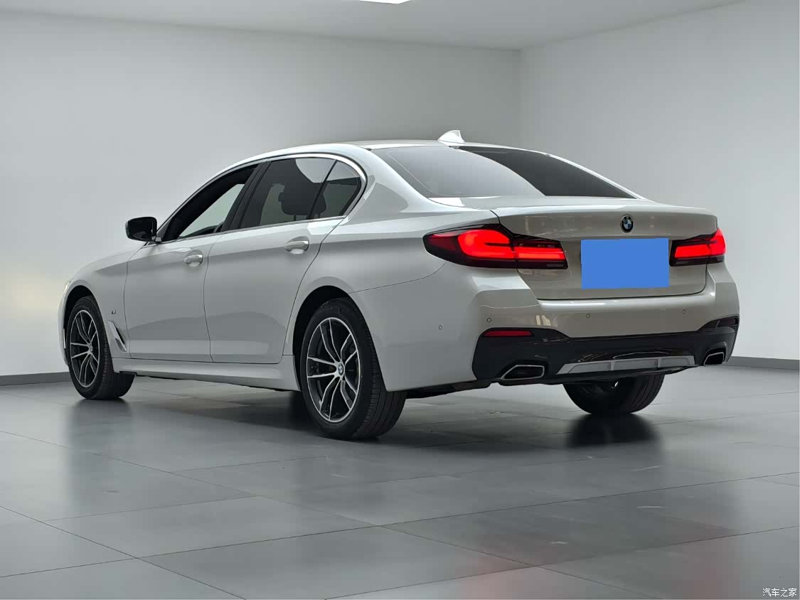 BMW 5 Series, 2023 4