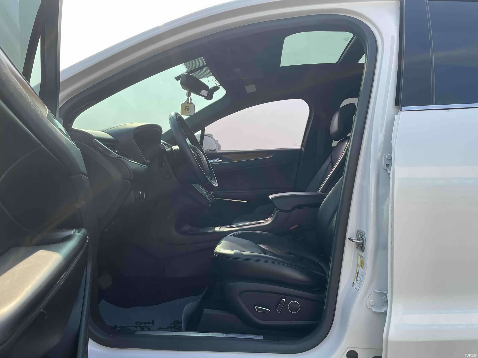 Lincoln MKC, 2019 4