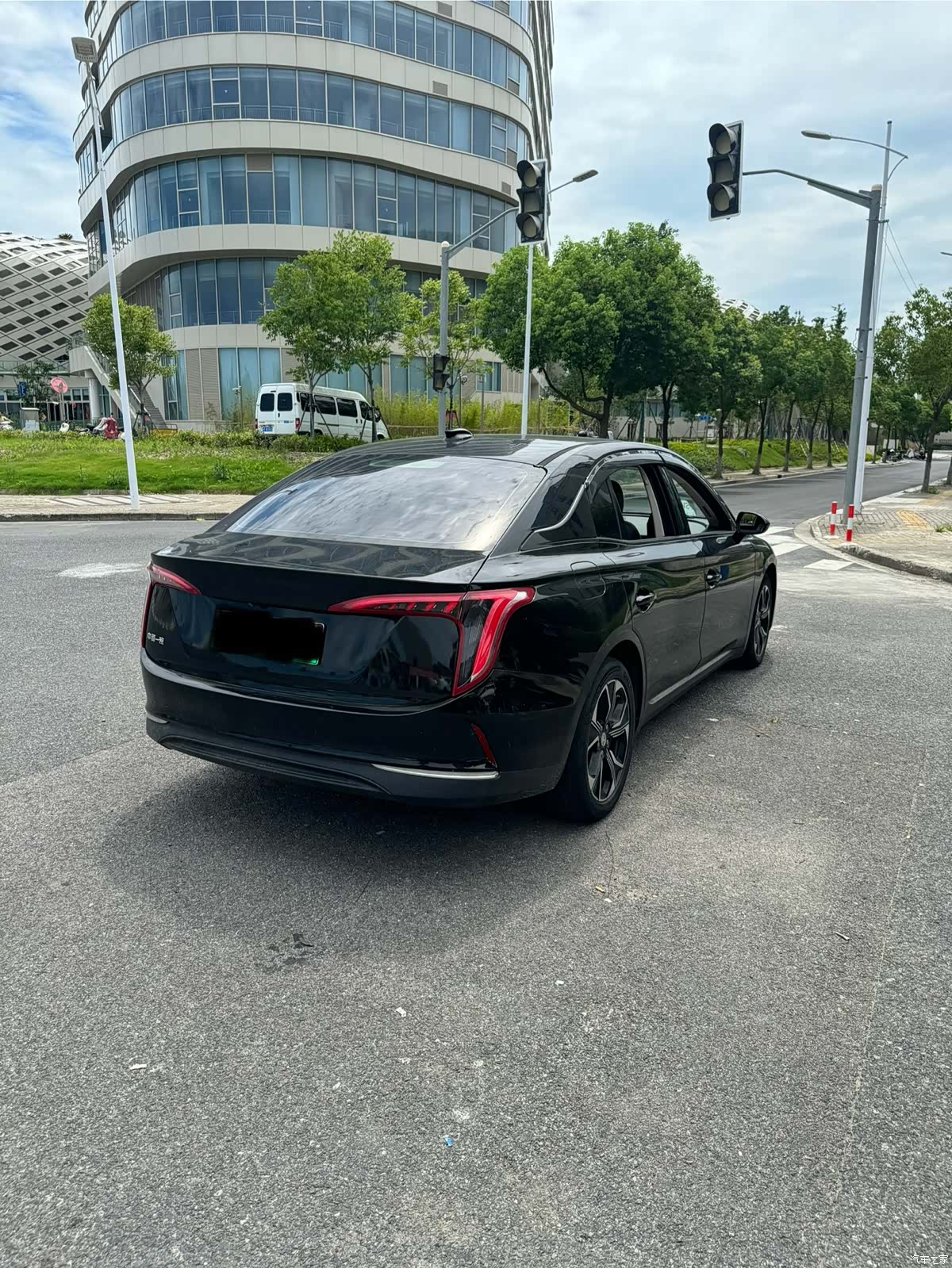 Hongqi QM5, 2021 16