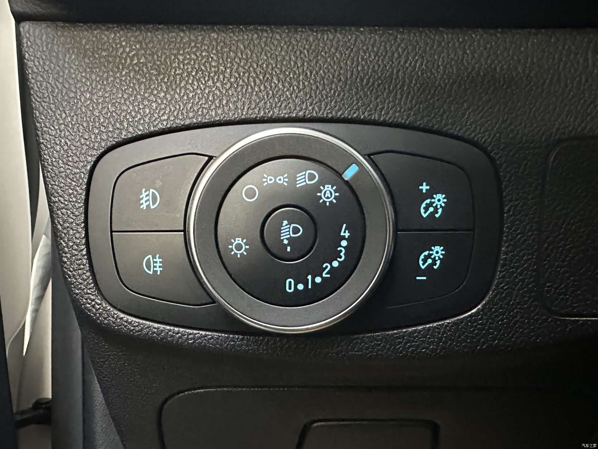 Ford Focus, 2023 19