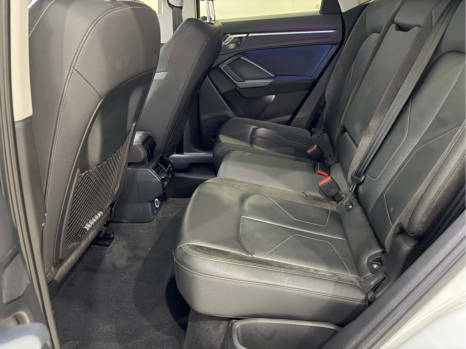 Audi Q3, 2022 10