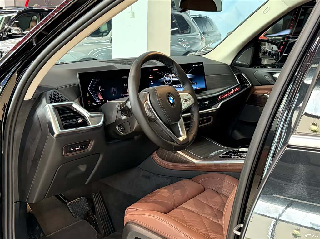 BMW X7, 2026 12