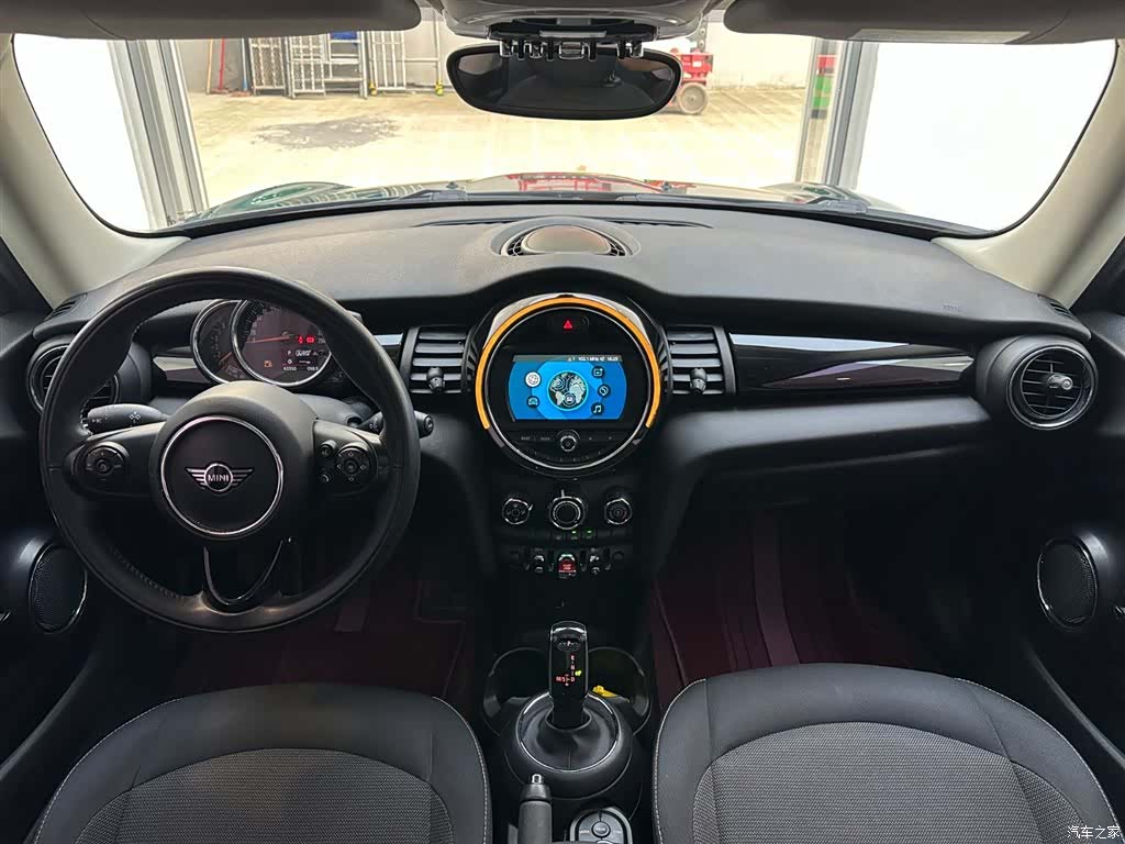 Mini ONE, 2019 17