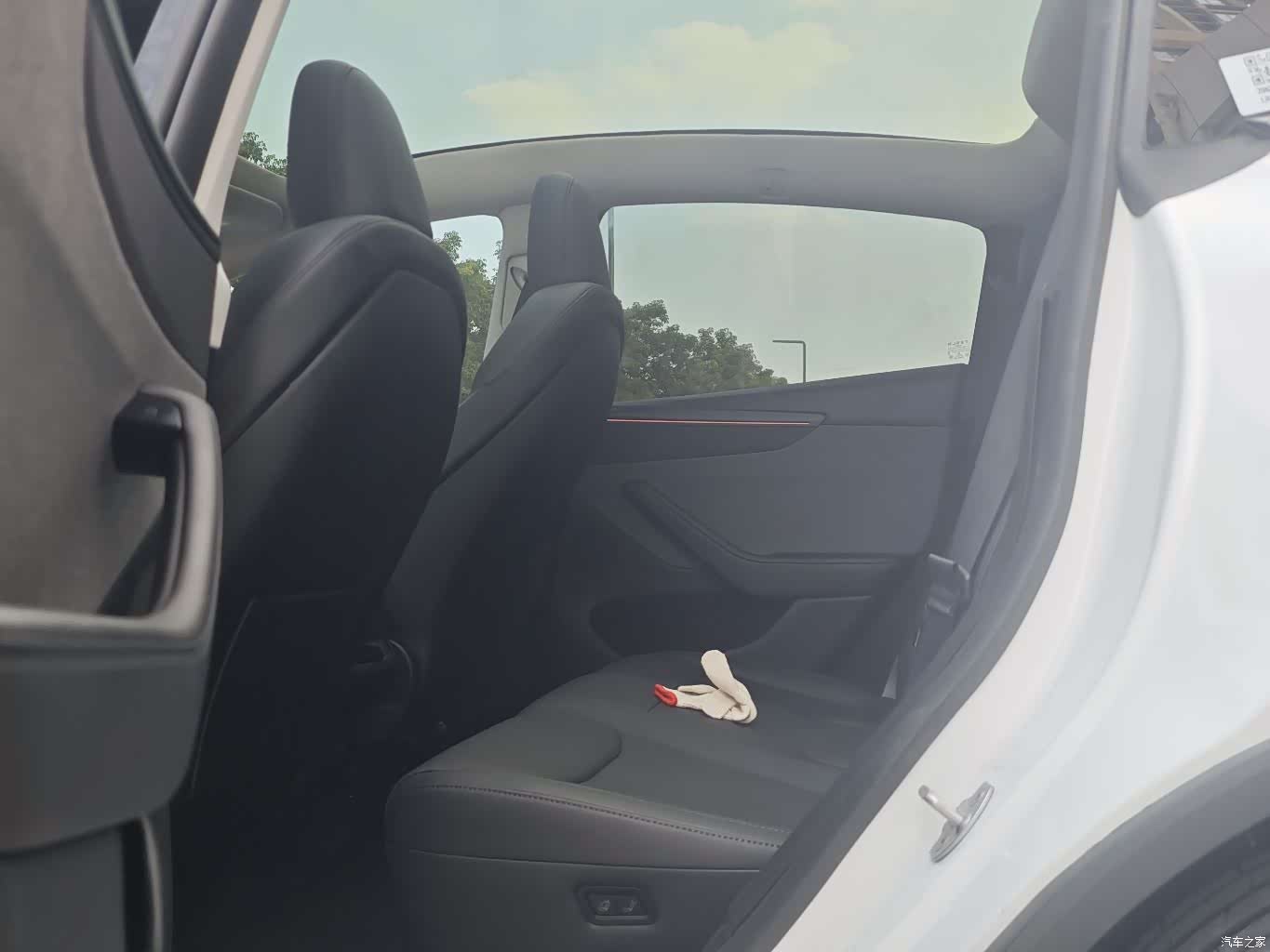 Tesla Model Y, 2026 6