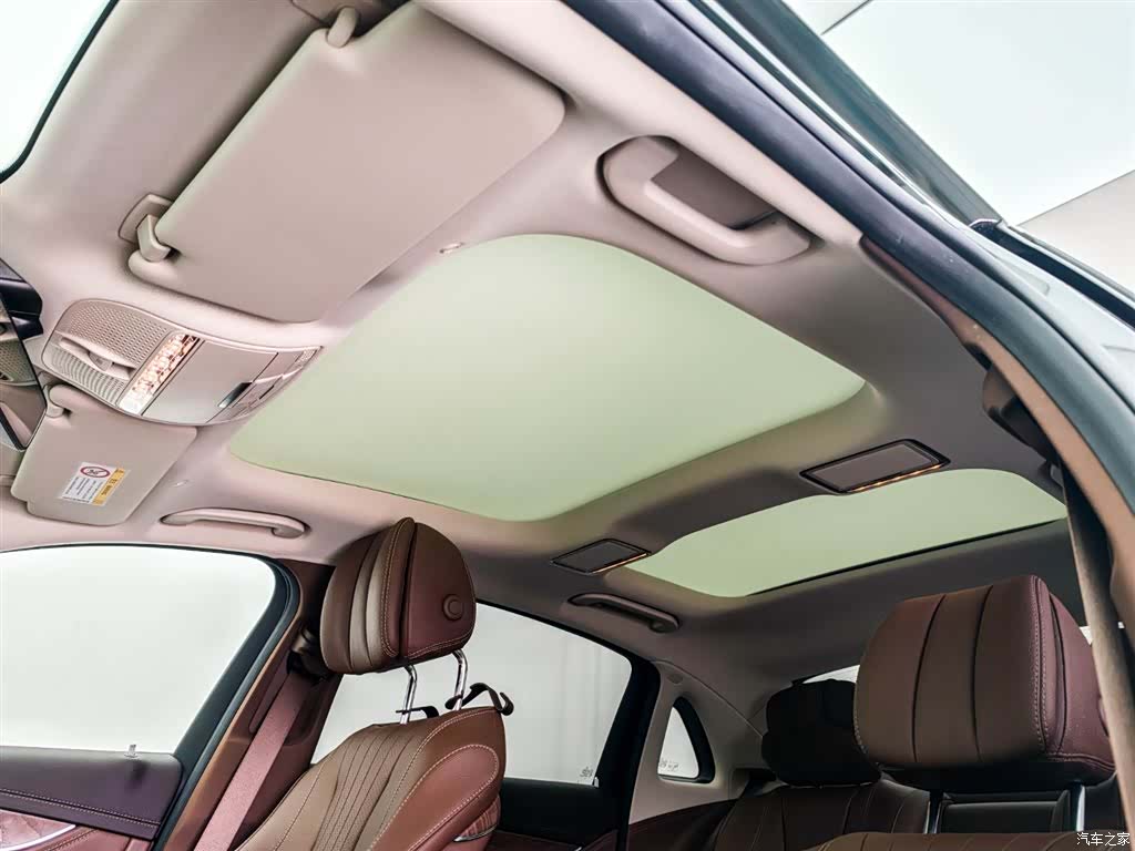 Mercedes-Benz E-Class, 2023 22
