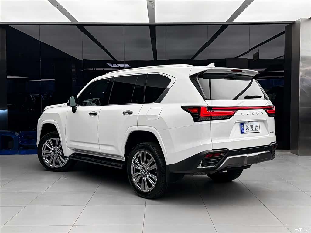 Lexus LX, 2024 4