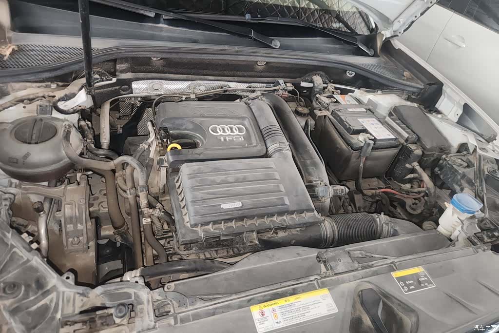 Audi Q2L, 2019 10