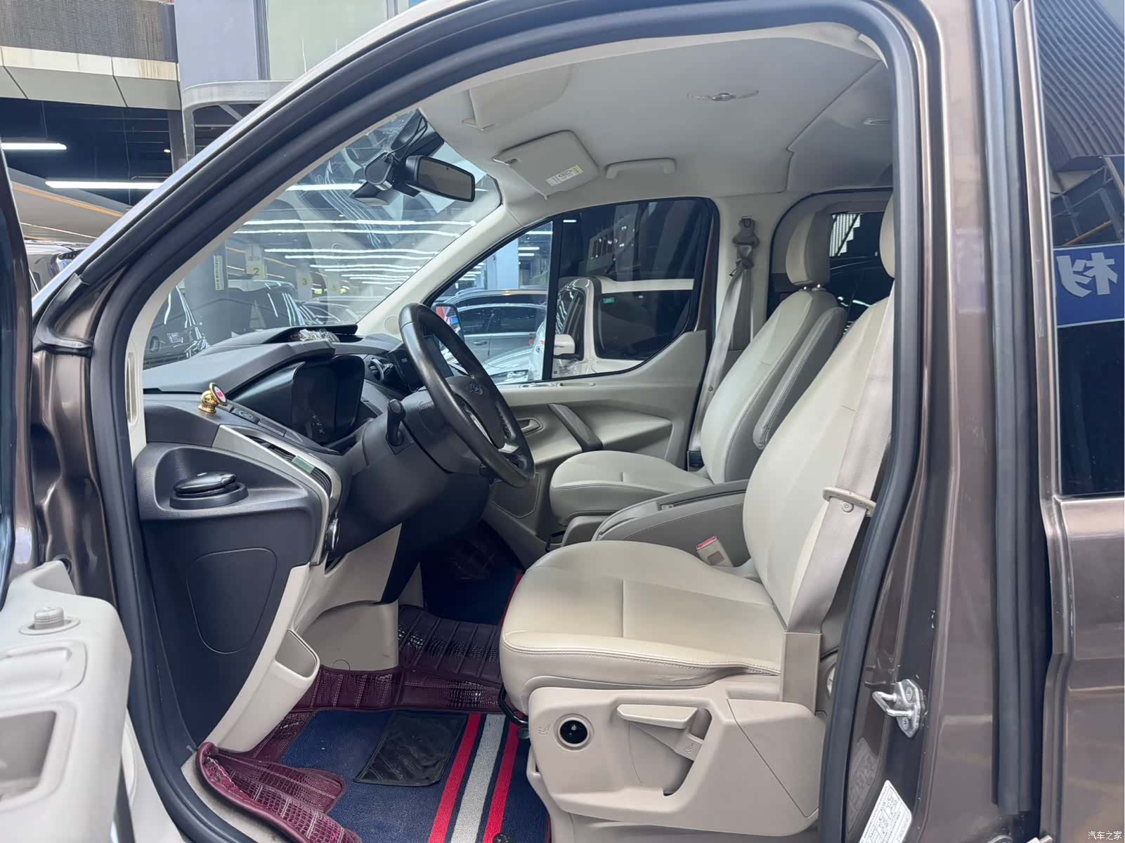 Ford Tourneo, 2017 8