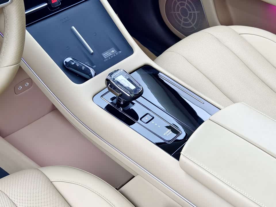 AITO Ask the world M7