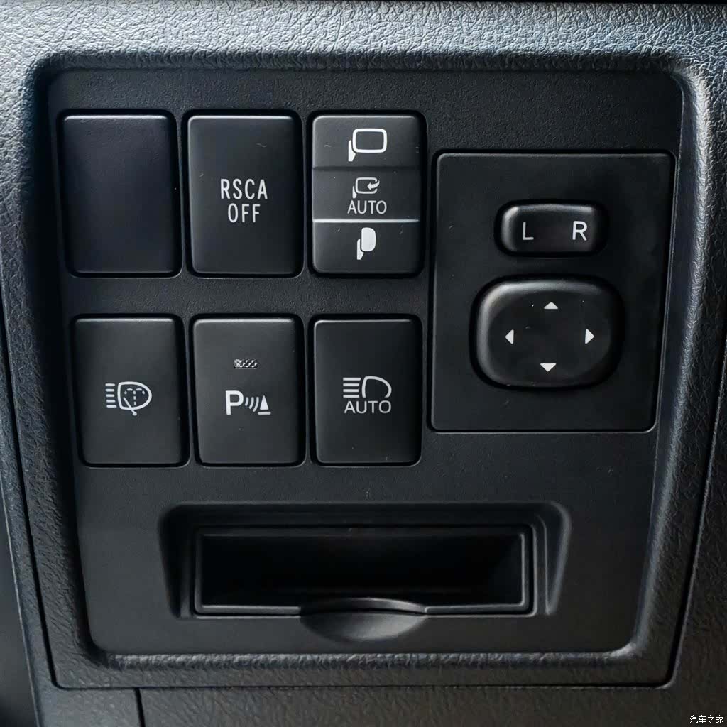Toyota Land Cruiser, 2019 15