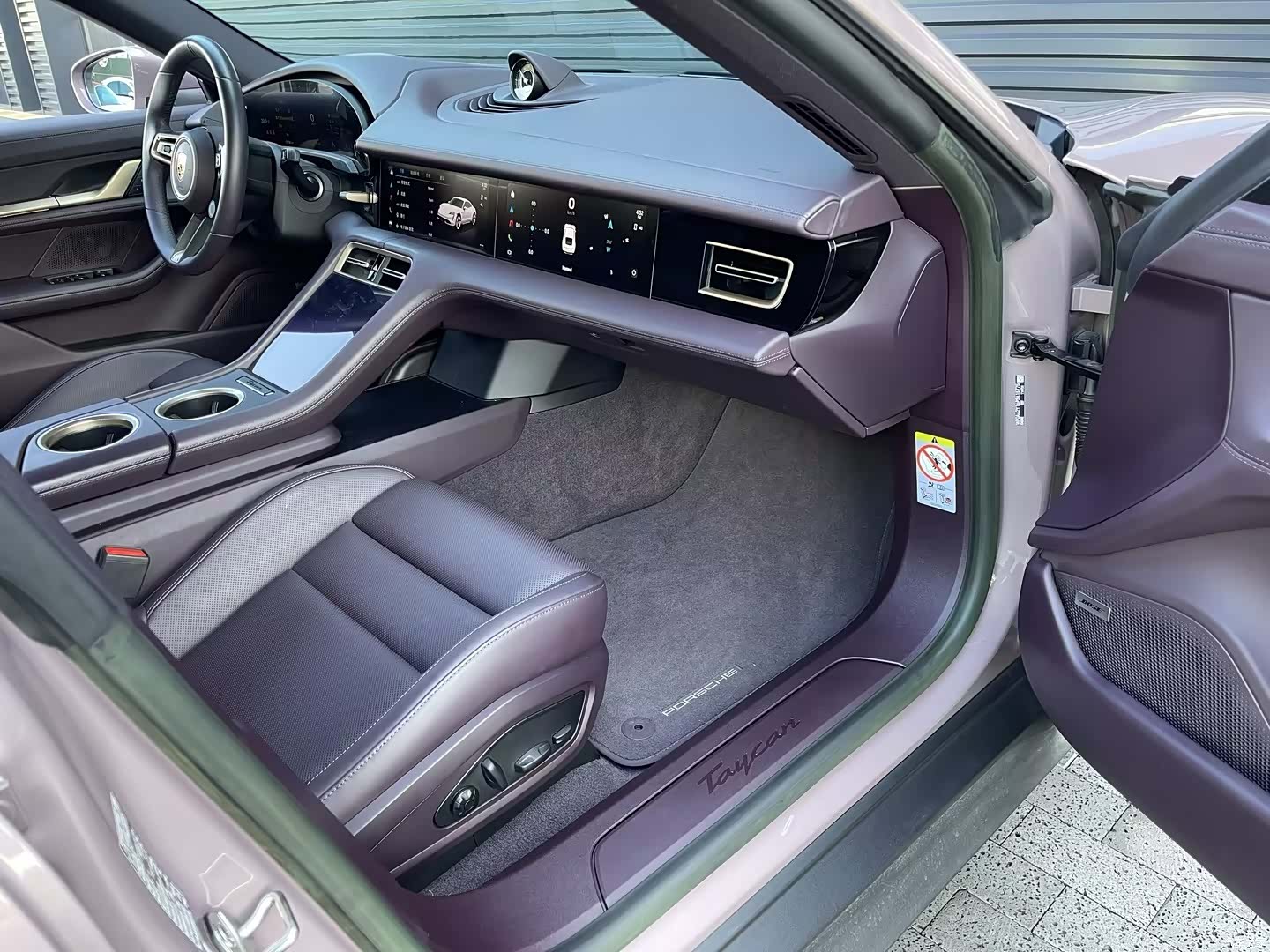 Porsche Taycan, 2023 8
