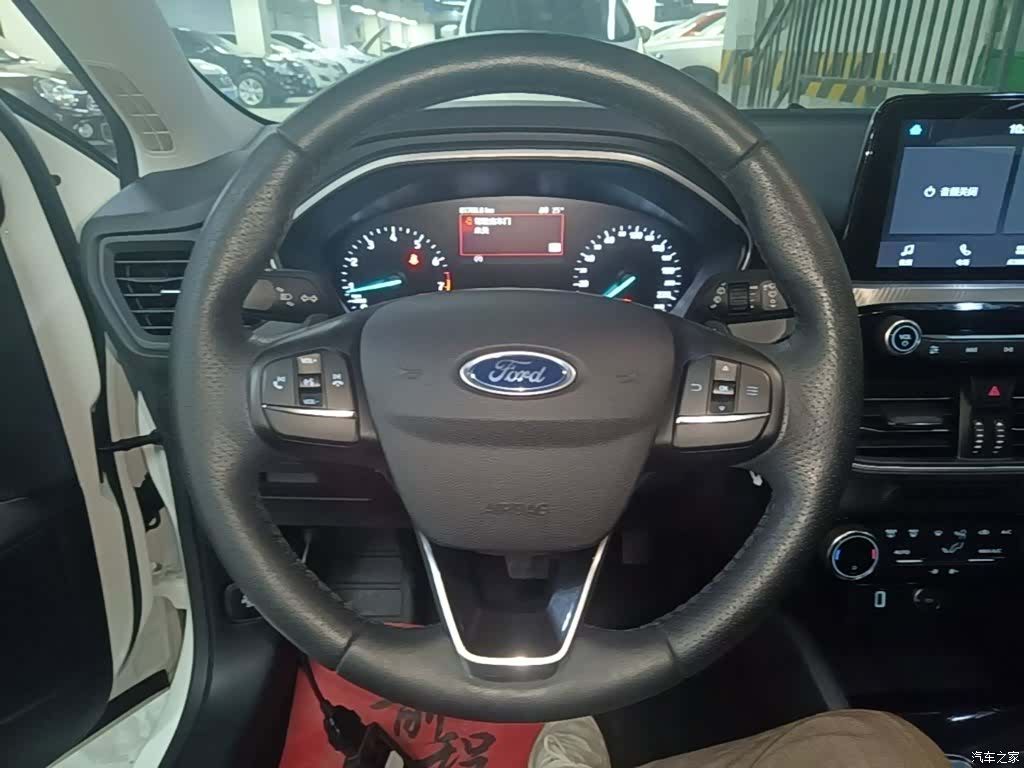 Ford Focus, 2019 11