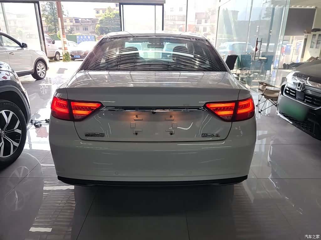 Geely Emgrand, 2020 6