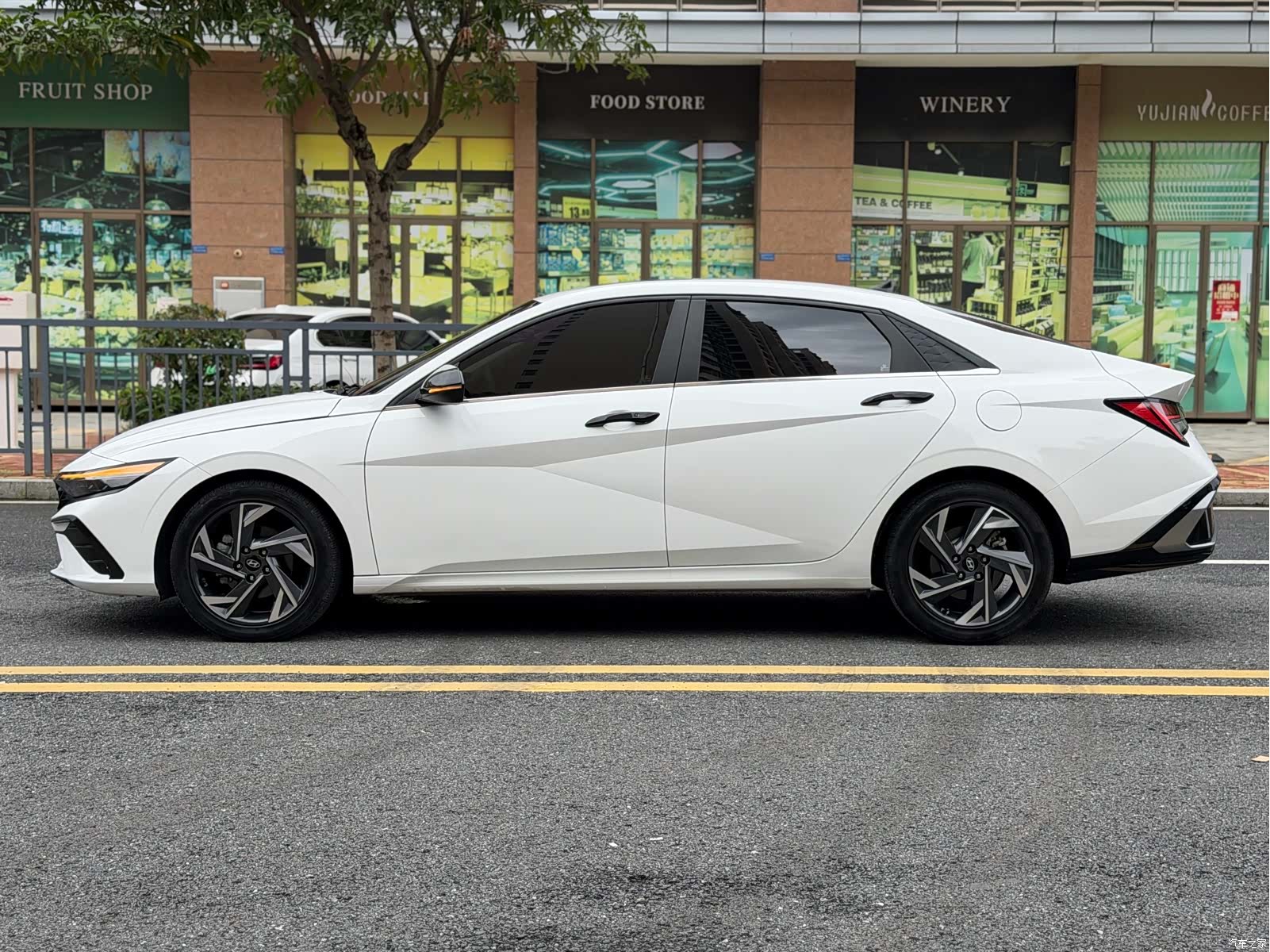 Hyundai Elantra, 2023 14