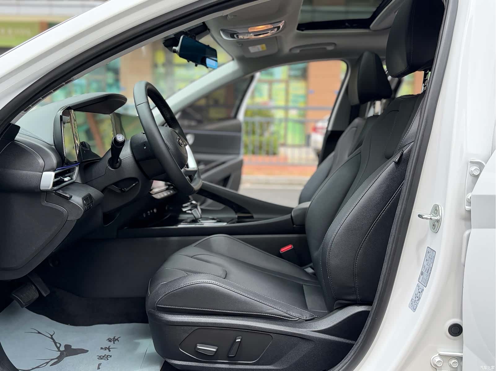 Hyundai Elantra, 2023 4