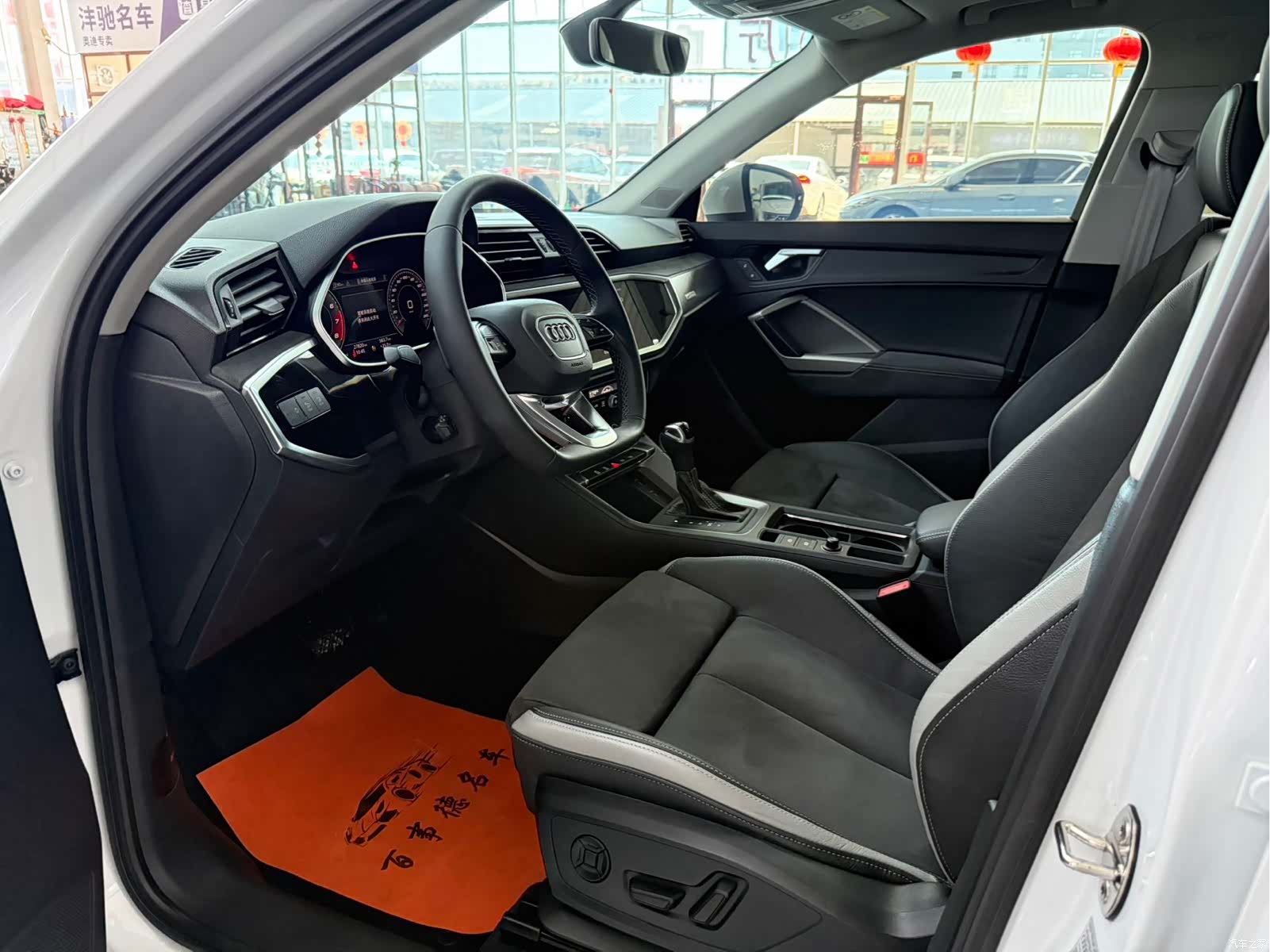 Audi Q3, 2023 4