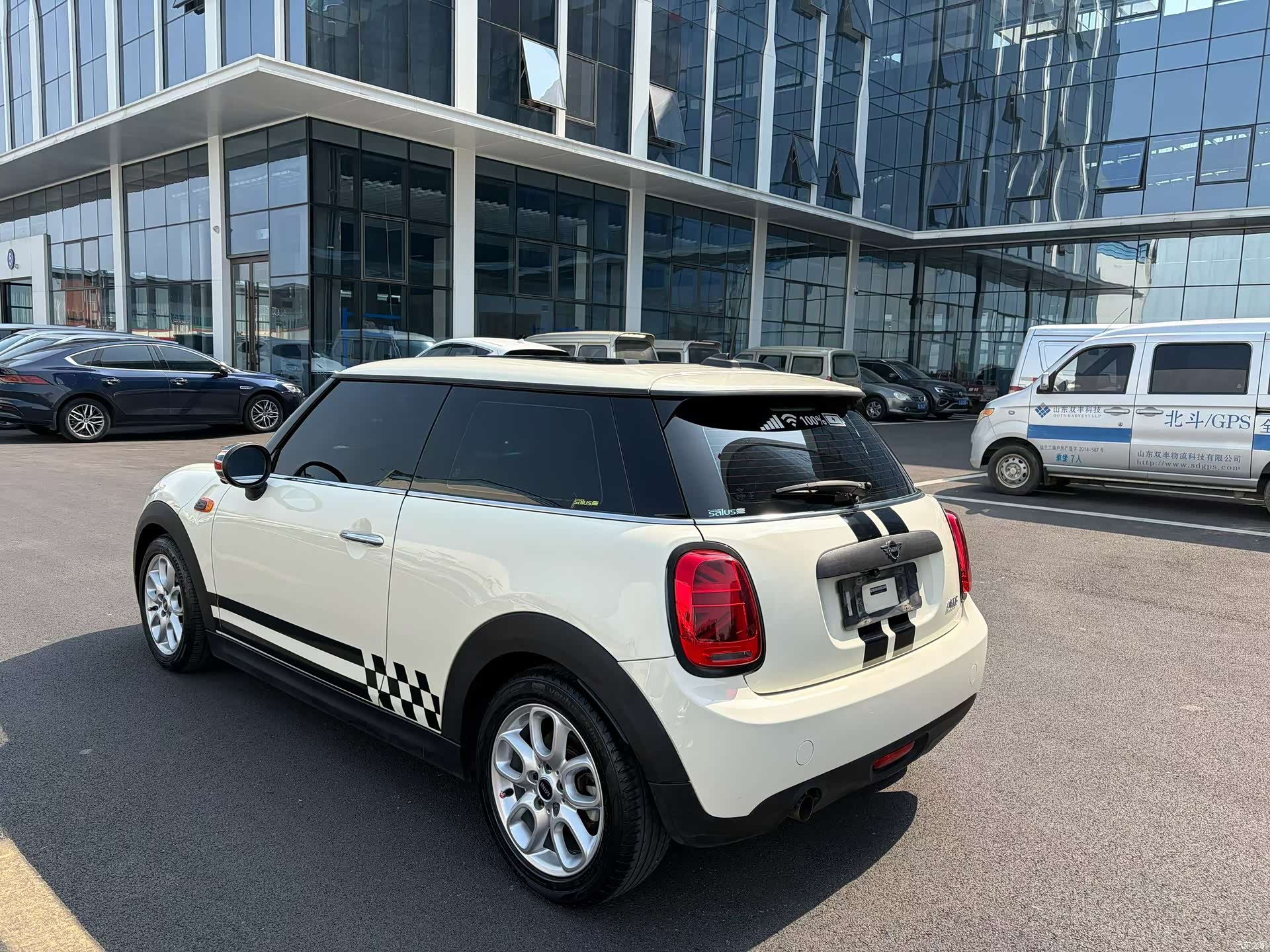 Mini ONE, 2019 4