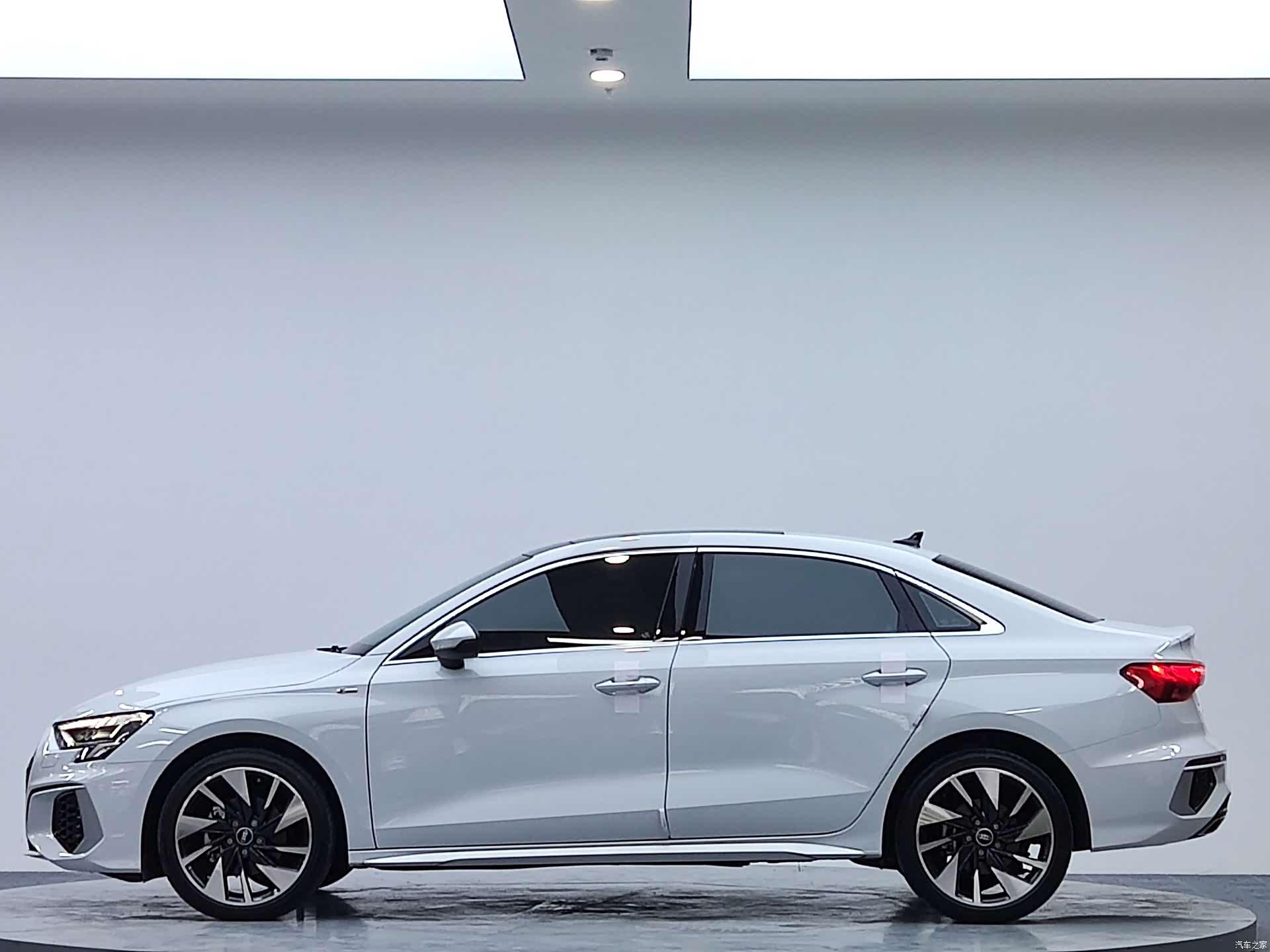 Audi A3, 2023 все фото