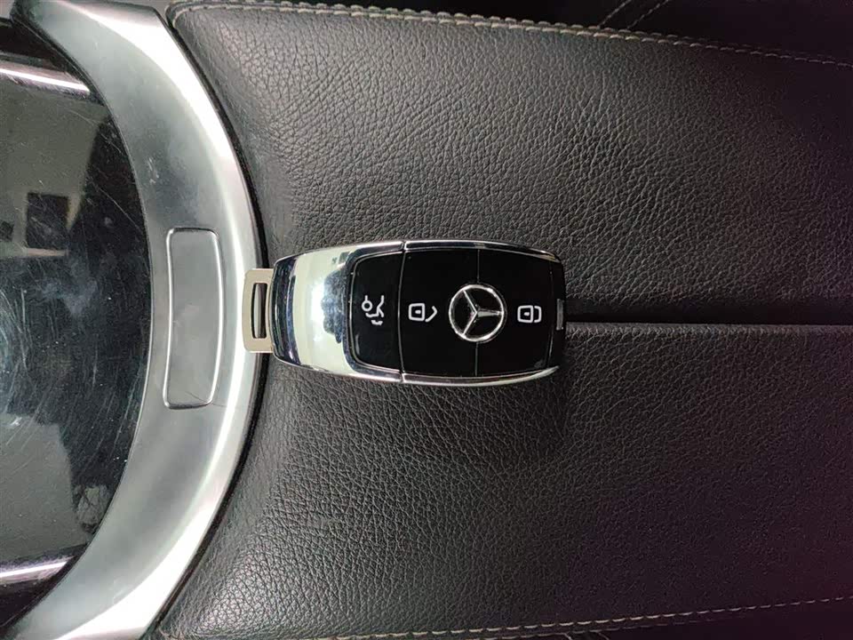 Mercedes-Benz EQC Mercedes-Benz EQC