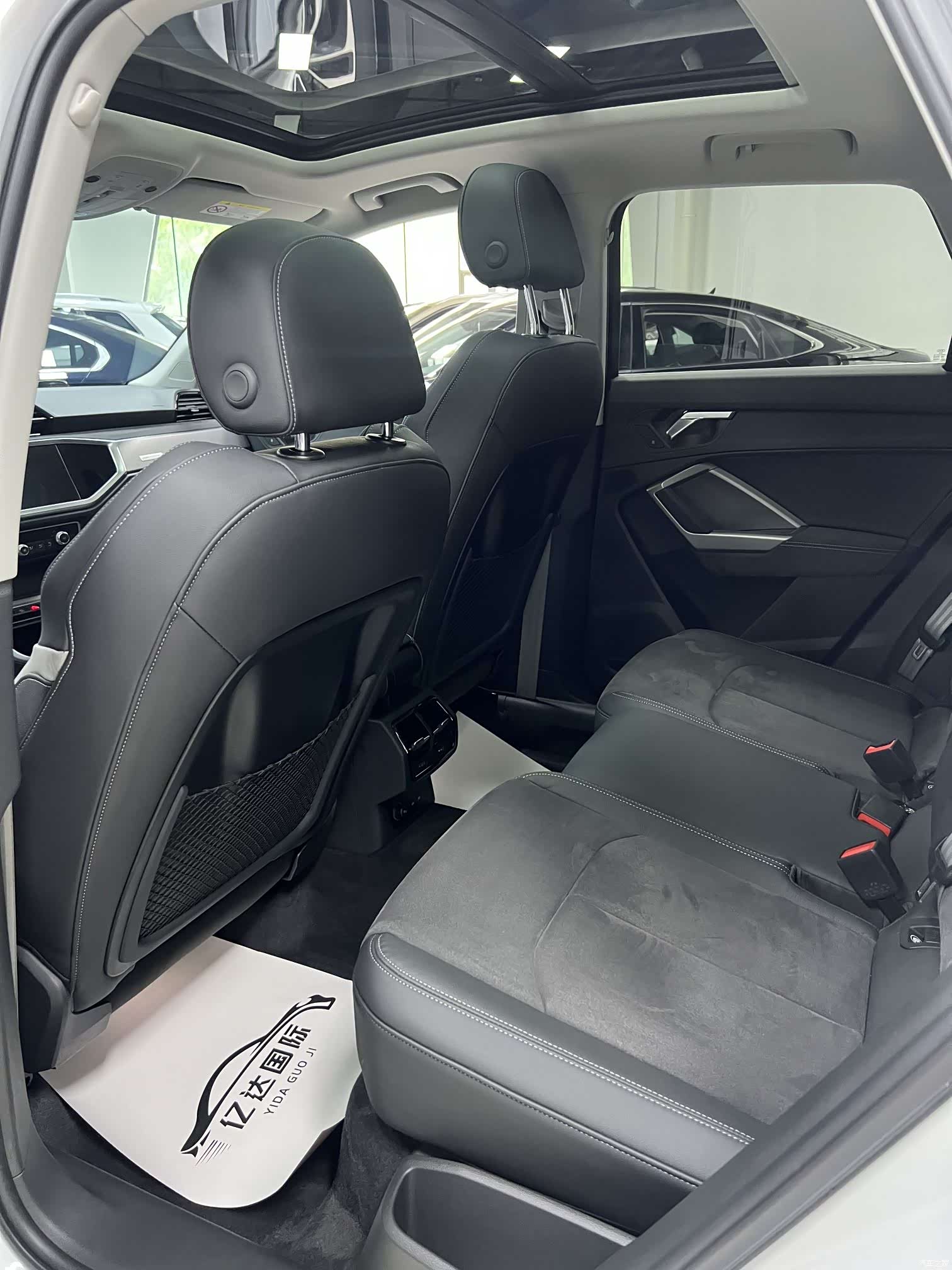 Audi Q3, 2023 13