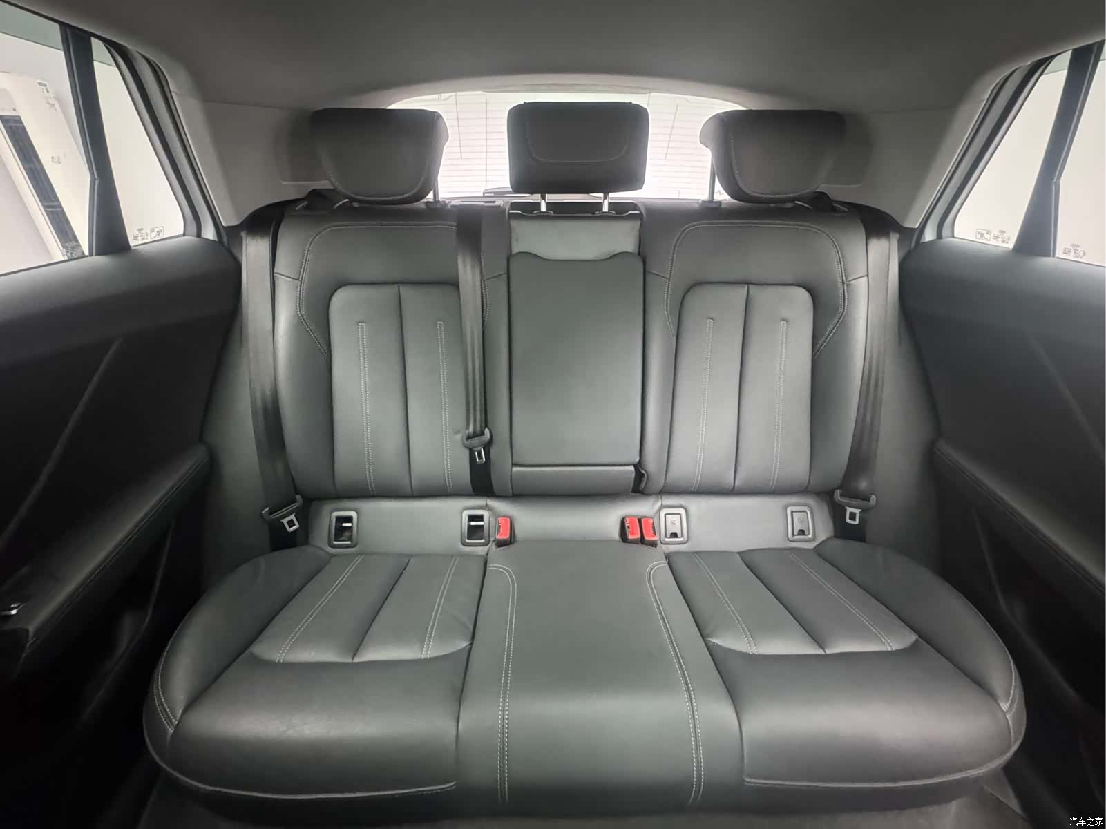 Audi Q2L, 2022 13