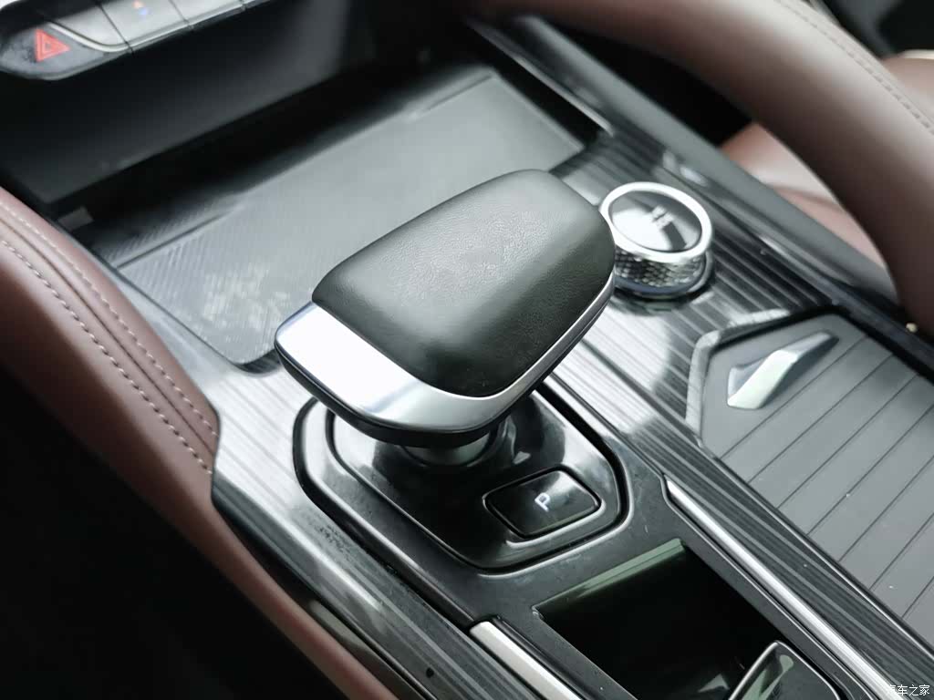 Geely Xingyue L, 2024 13