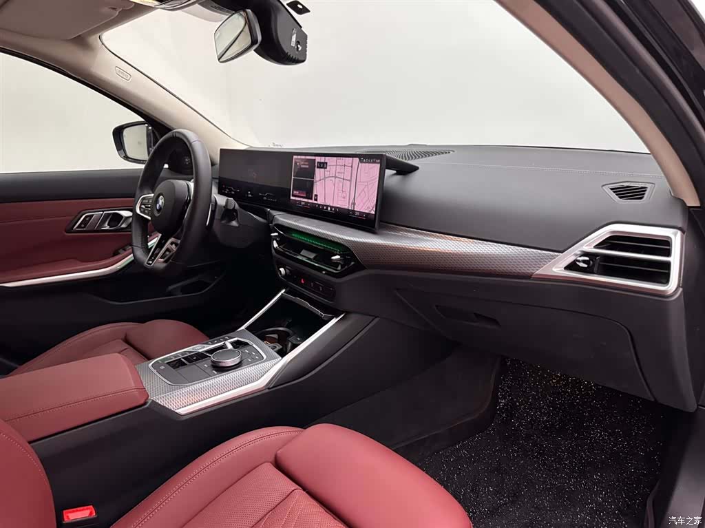 BMW 3 Series, 2025 11