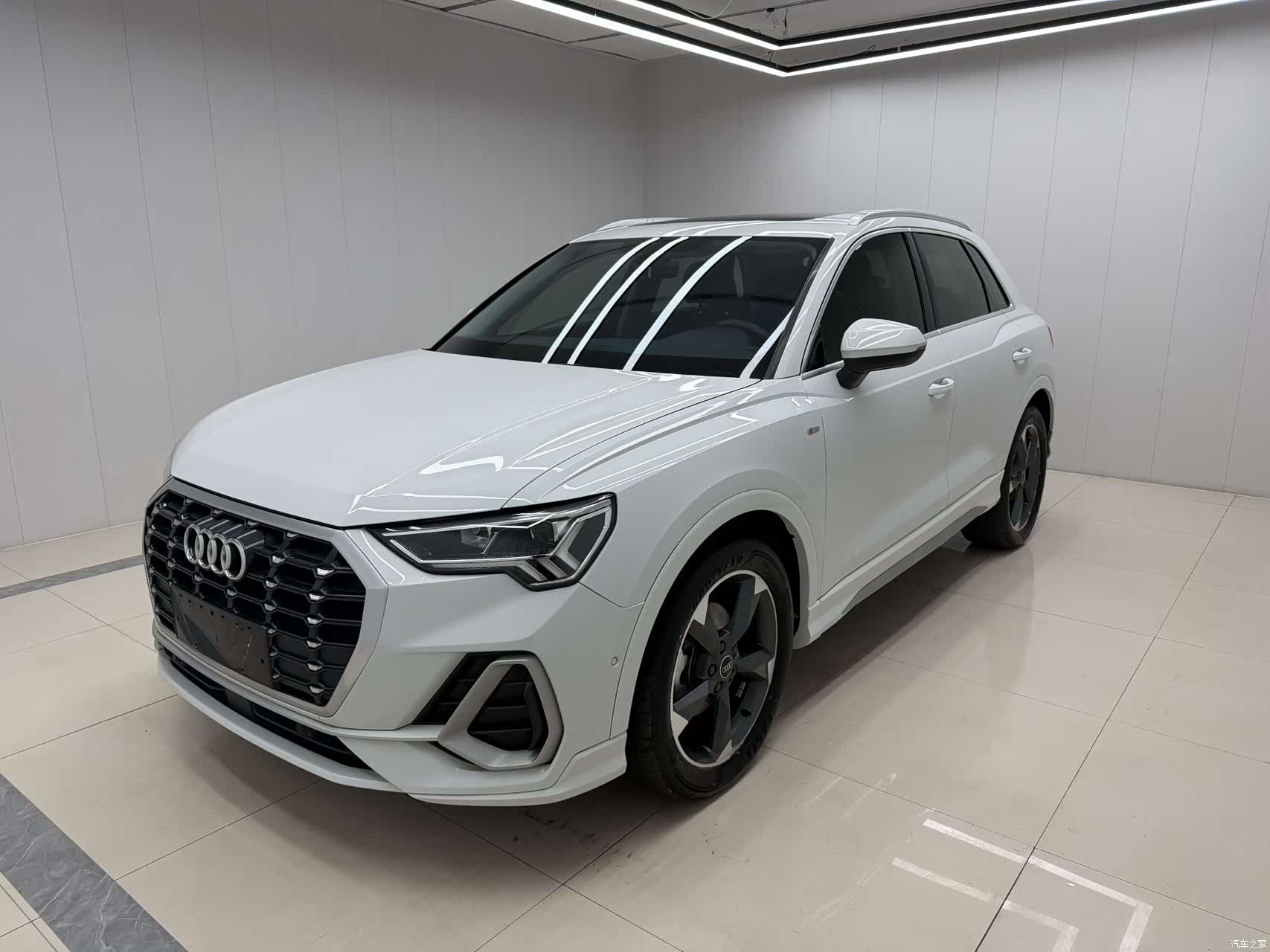 Audi Q3, 2023 1