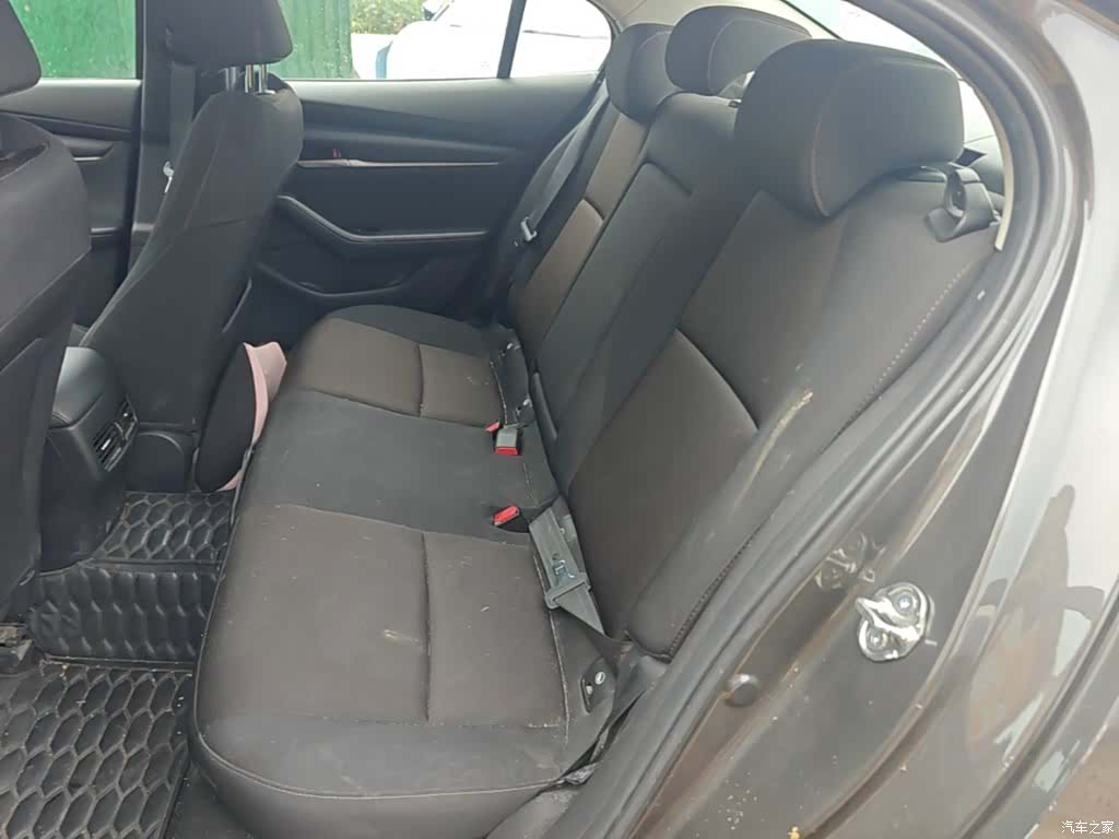 Mazda Mazda3, 2023 17