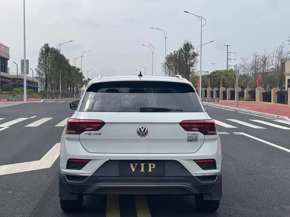 Volkswagen T-ROC exploring Songs
