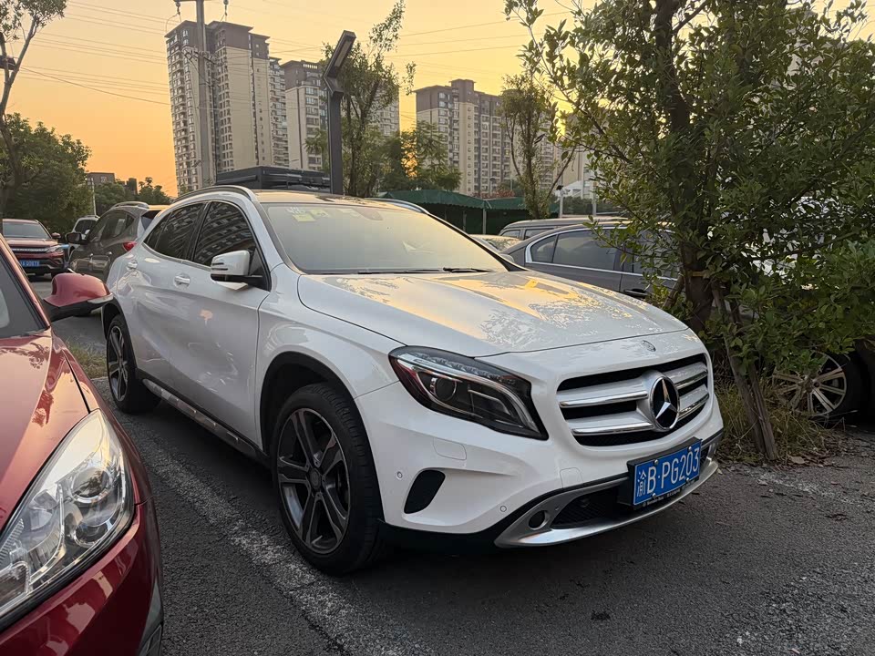Mercedes-Benz GLA