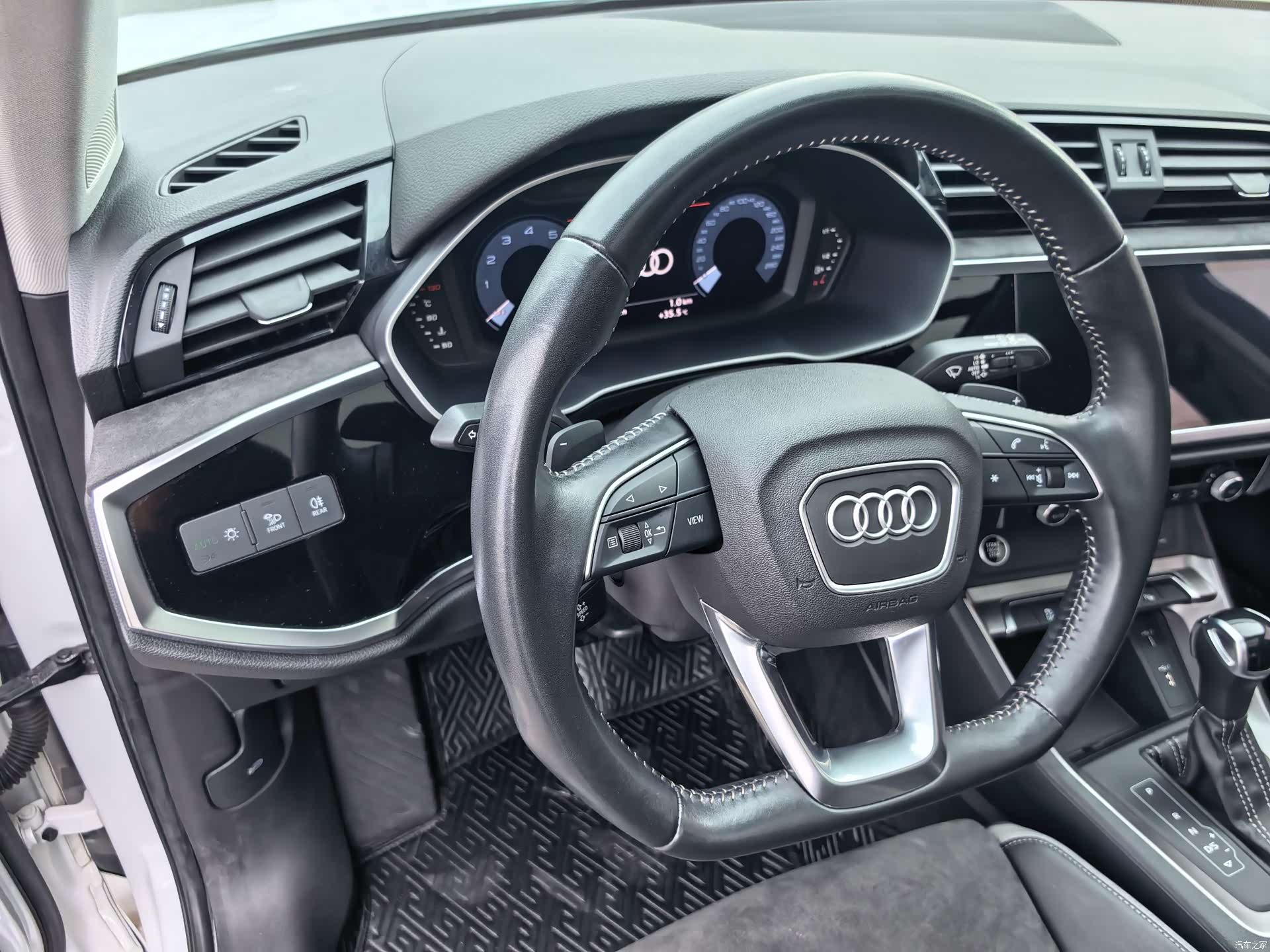 Audi Q3, 2021 11